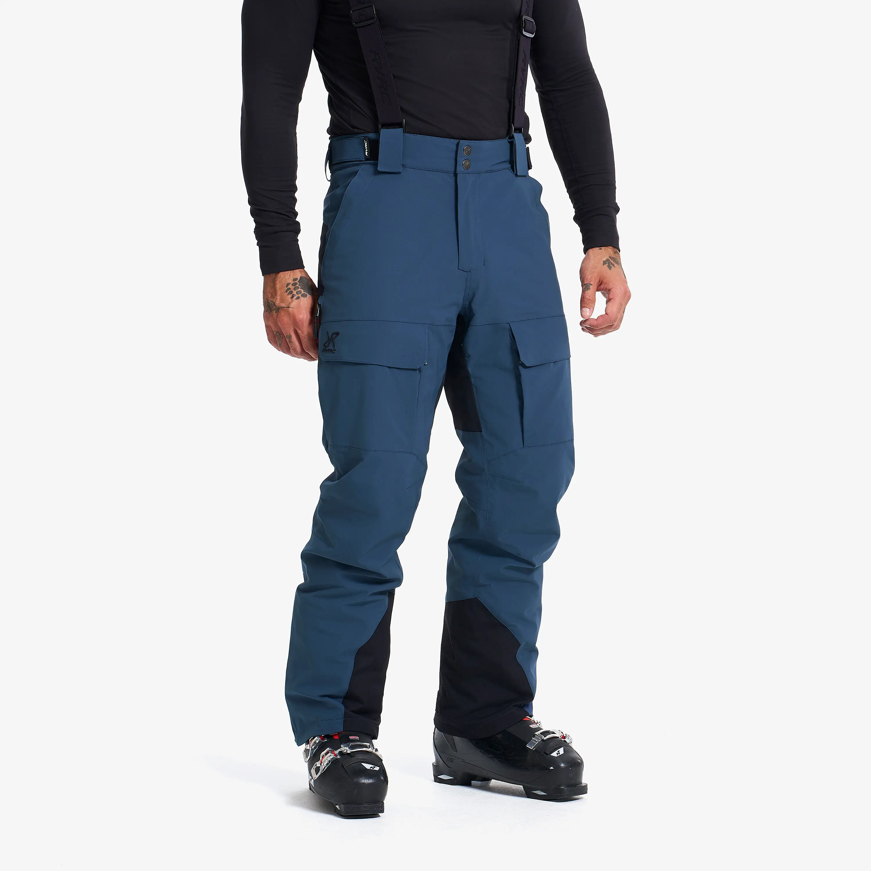 Wähle eine Farbe Insignia Blue.