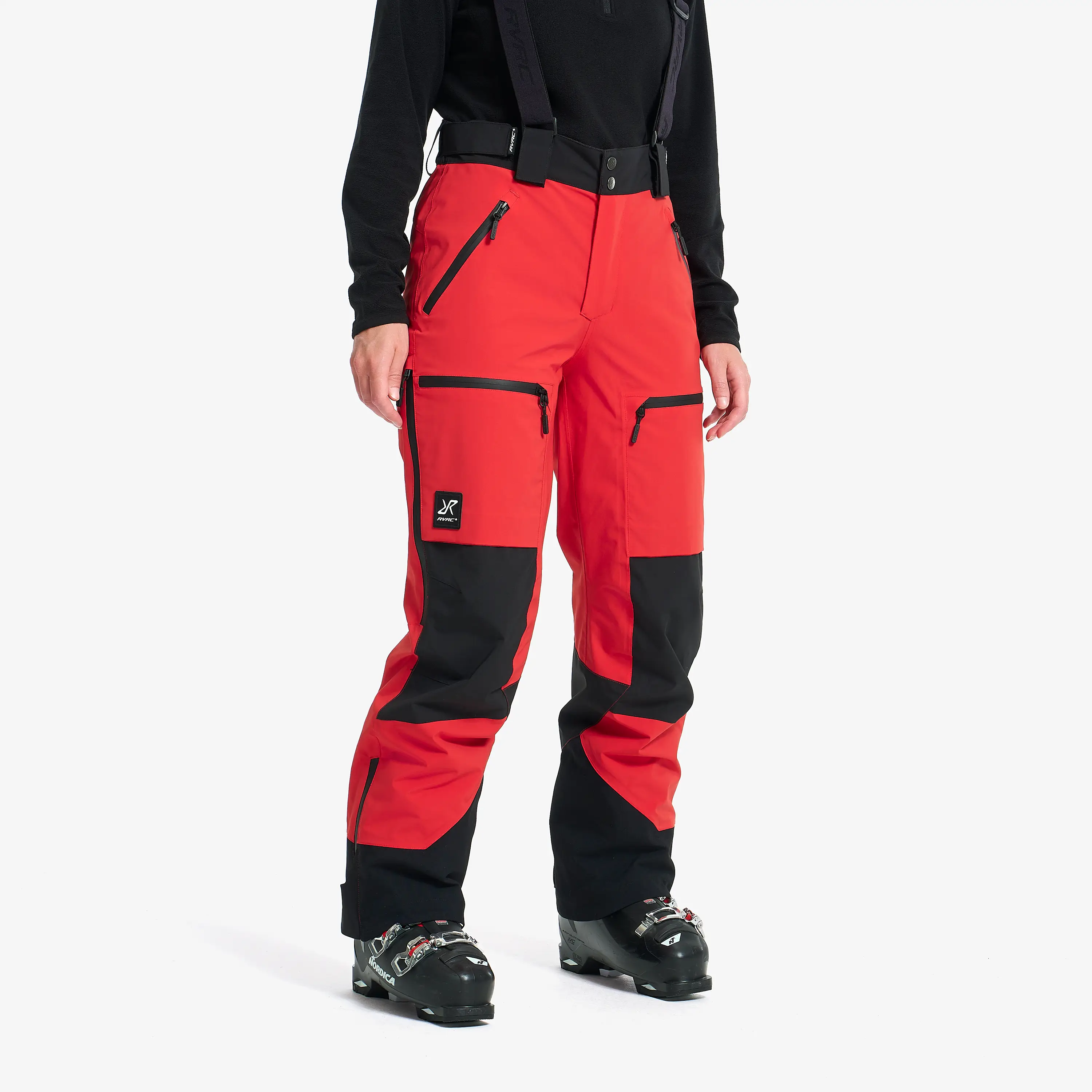 Valitse väri Aura Red/Black.