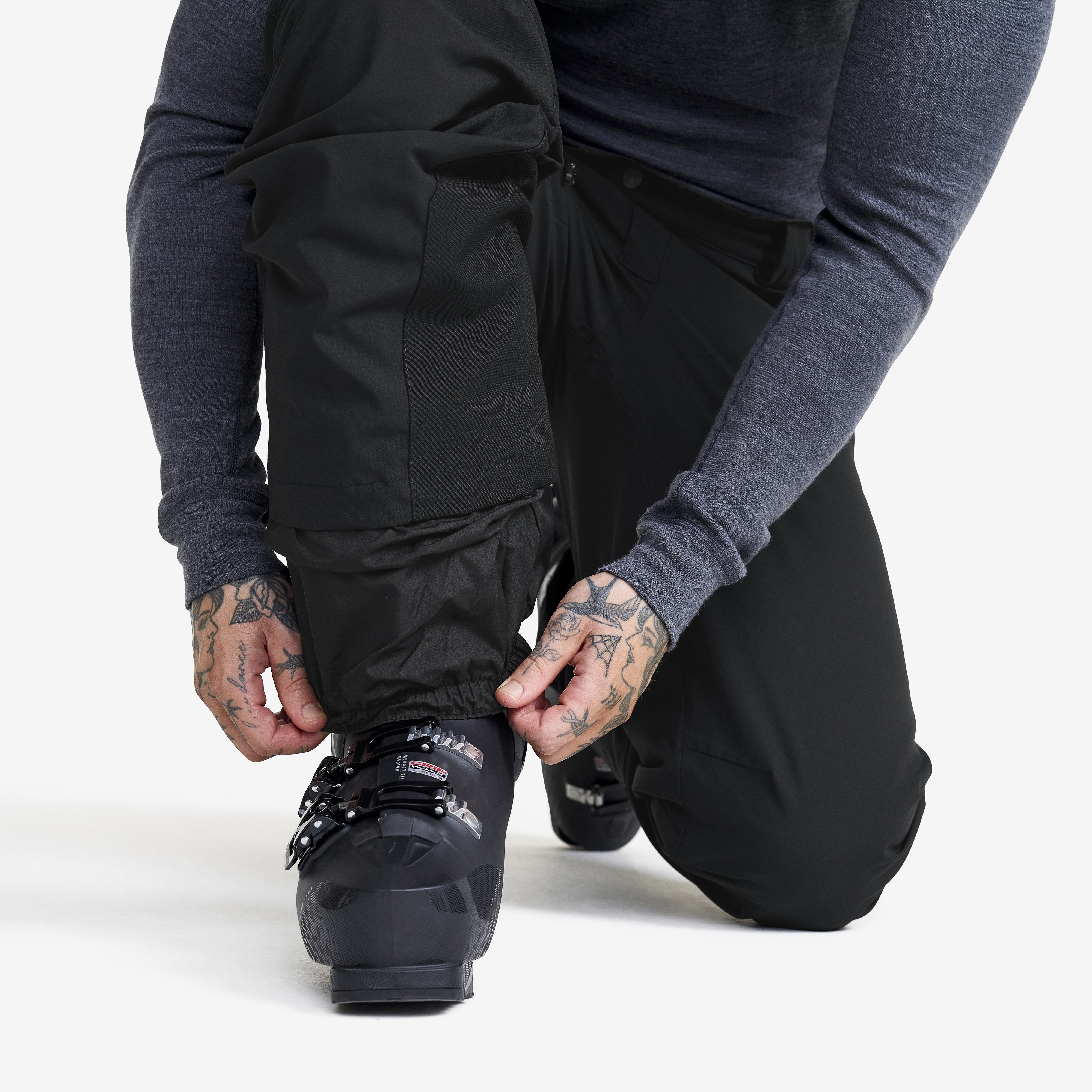 AccXel Insulated 2L Snow Trousers Men Black | RevolutionRace