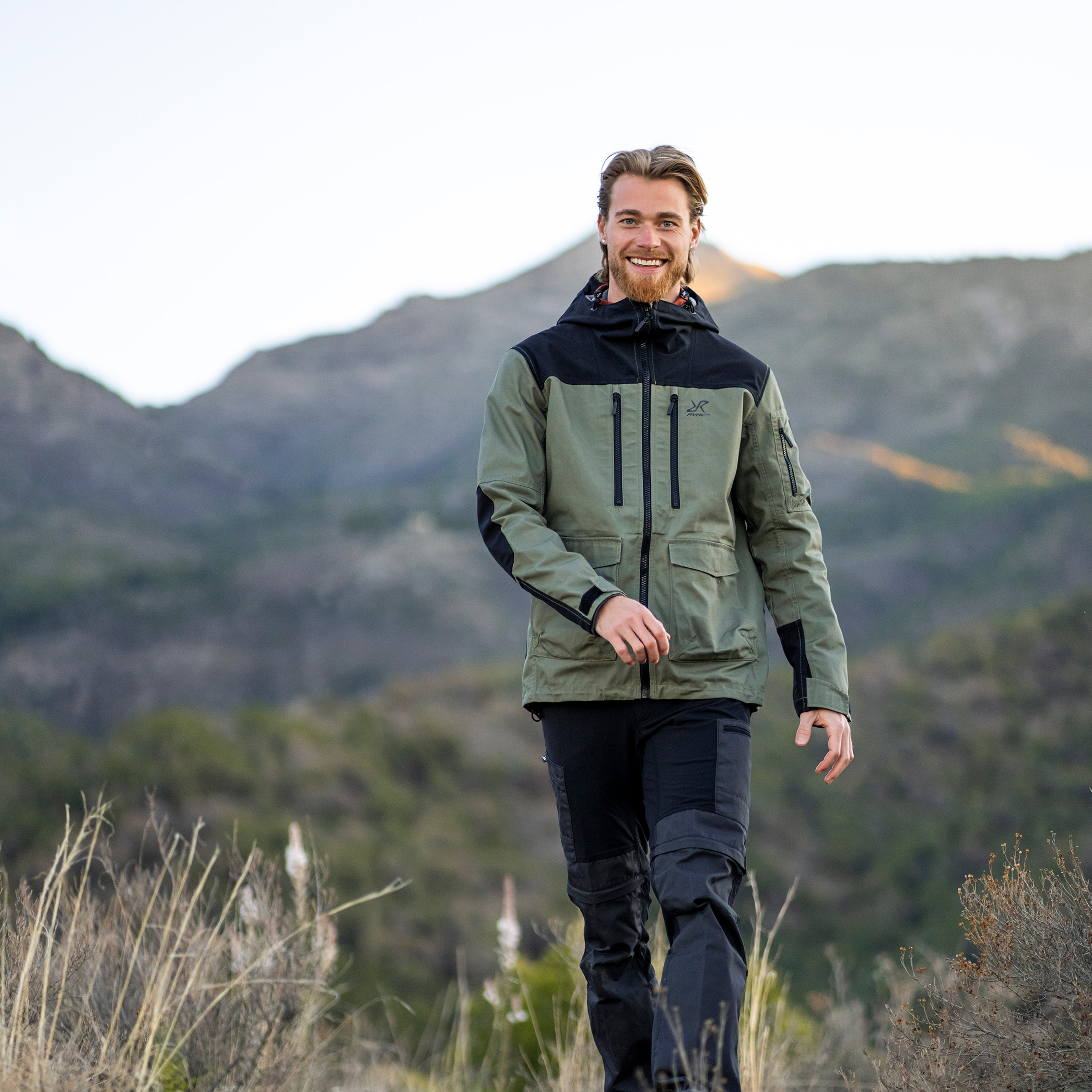 Chaquetas de senderismo Mujer y Hombre RevolutionRace